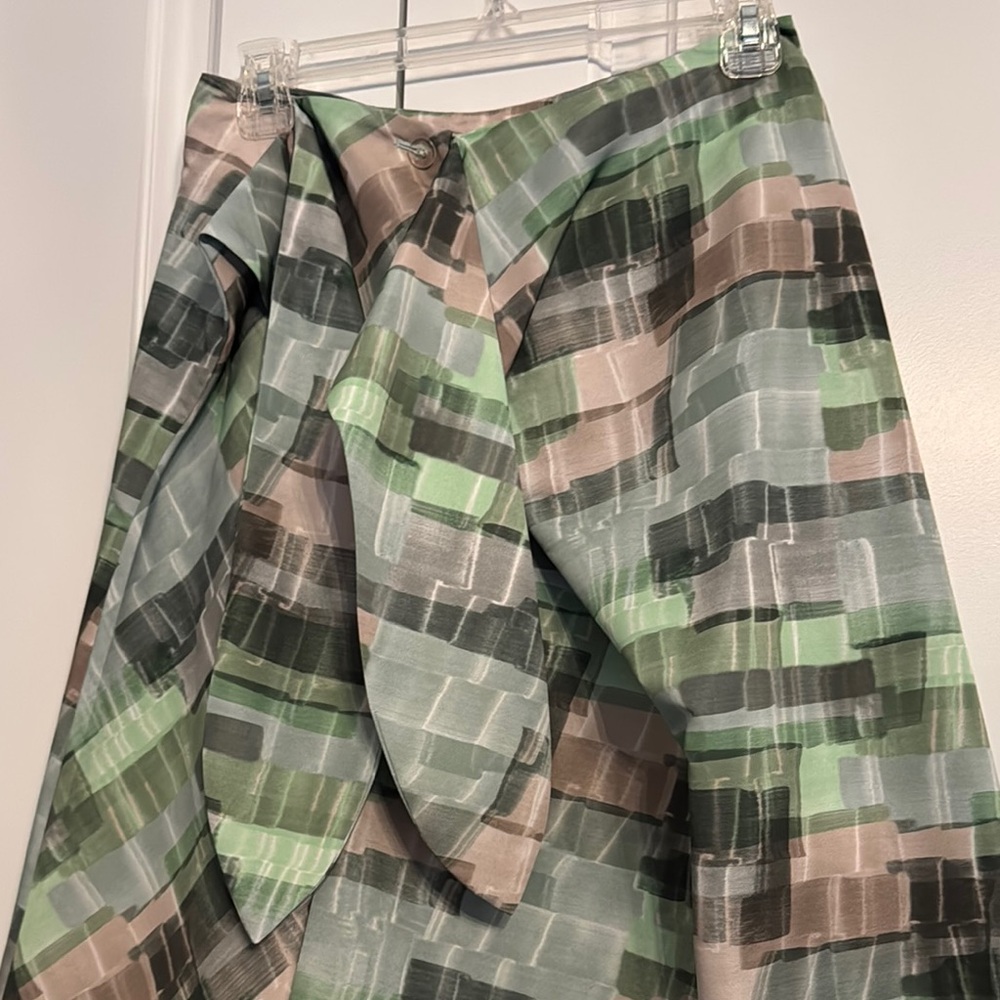 Stylish Multicolor Skirt! Brand : COS